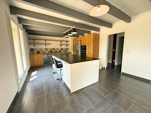 Vente Maison 12 pièces 325 m2 Pierrevert