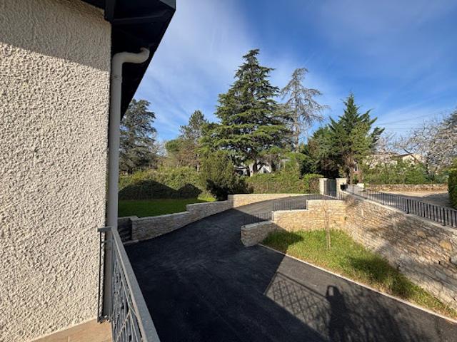 Vente Maison 12 pièces 339.58 m2 Pradines