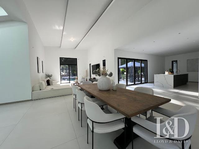 Vente Maison 12 pièces 400 m2 Roissy en France