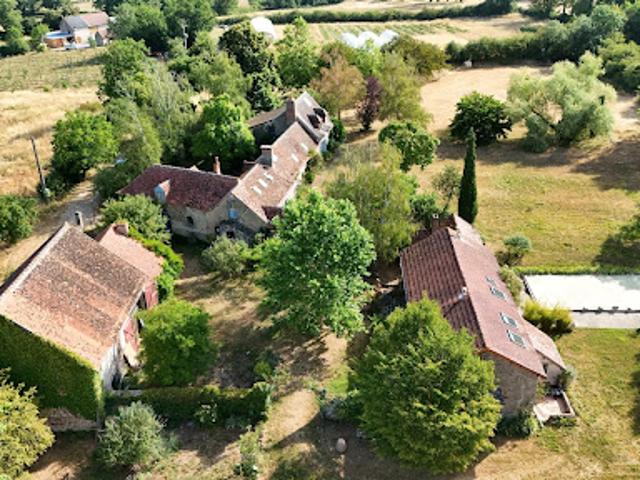 Vente Maison 12 pièces 425 m2 Autry Issards