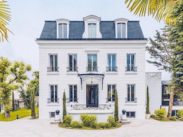 Vente Maison 12 pièces 536 m2 La Varenne Saint Hilaire