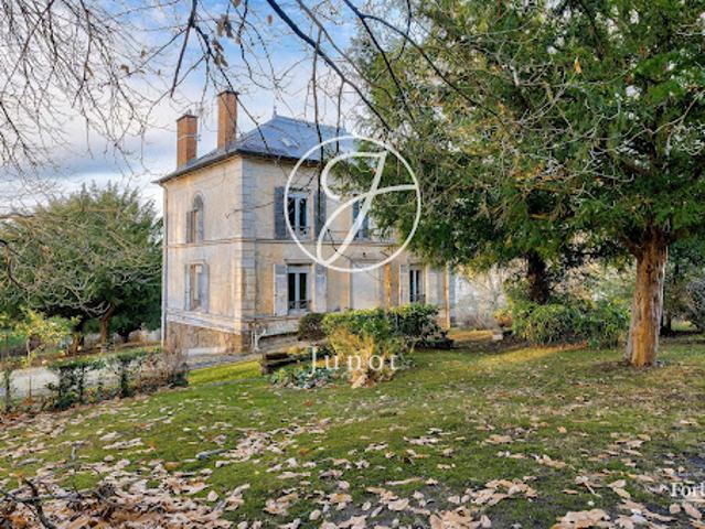 Vente Maison 13 pièces 190.1 m2 La Celle Saint Cloud