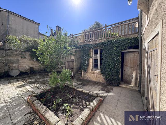 Vente Maison 13 pièces 248 m2 Barbezieux Saint Hilaire