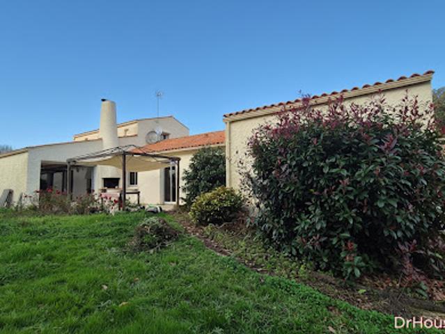 Vente Maison 13 pièces 275.58 m2 Mareuil sur Lay Dissais