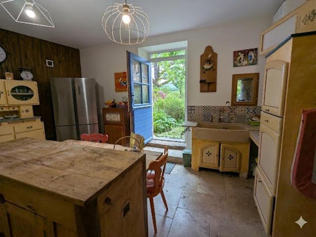 Vente Maison 13 pièces 400 m2 Tour de Faure