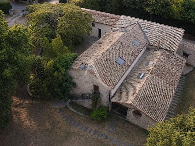 Vente Maison 13 pièces 405 m2 Saint Sauvant
