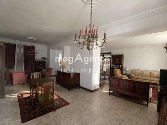 Vente maison 14 pièces Ambrières les Vallées 53