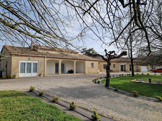 Vente Maison 14 pièces 240 m2 Villeneuve sur Lot