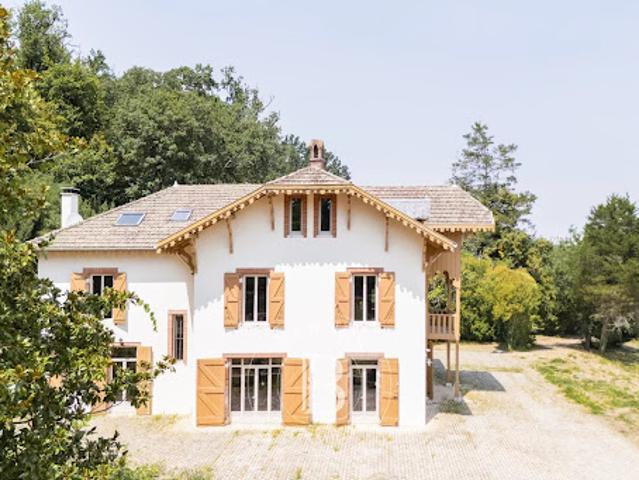 Vente Maison 14 pièces 375 m2 Bérat