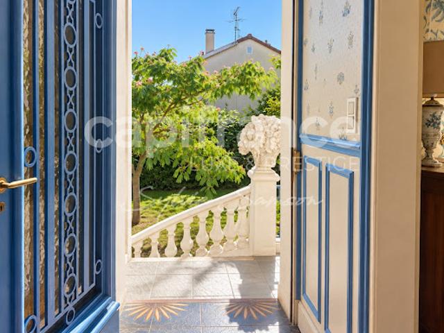 Vente Maison 14 pièces 380 m2 Mantes la Jolie