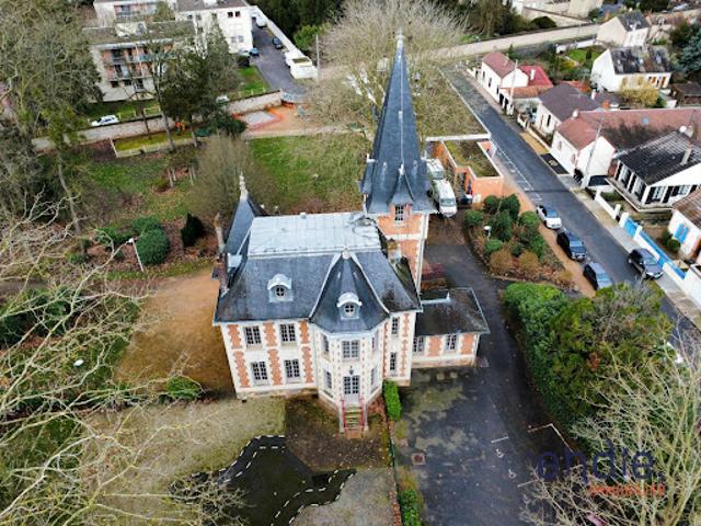 Vente Maison 14 pièces 319 m2 Yzeure