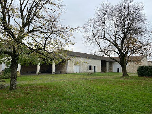 Vente Maison 14 pièces 425 m2 Angouleme