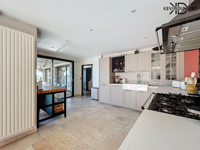 Vente Maison 14 pièces 432 m2 Saint Etienne de Fontbellon