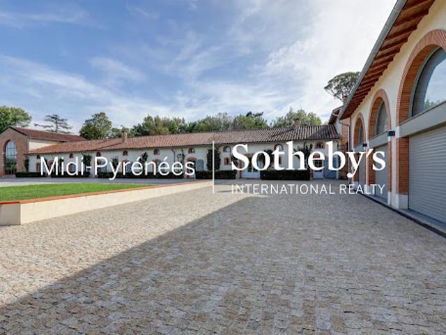 Vente Maison 14 pièces 730 m2 Verfeil