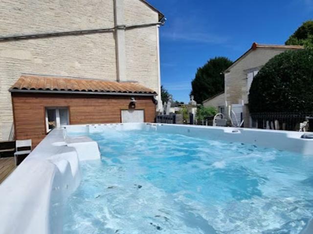 Vente Maison 15 pièces 261 m2 Rouillac