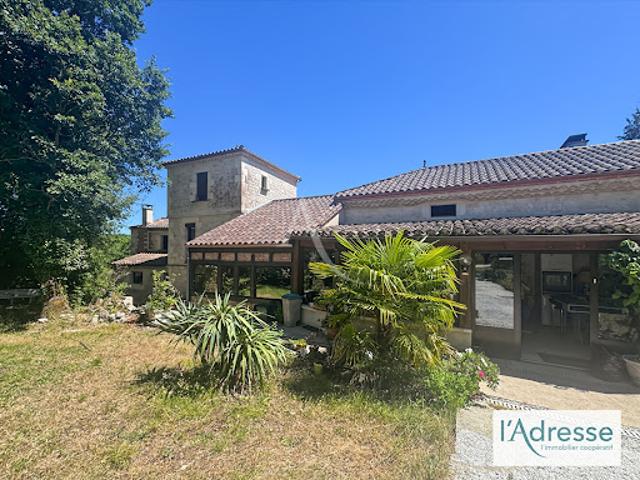 Vente Maison 15 pièces 450 m2 Montcuq en Quercy Blanc