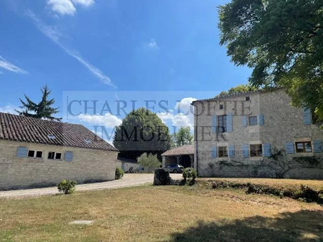 Vente Maison 15 pièces 472 m2 Montaigu de Quercy
