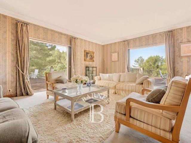 Vente Maison 15 pièces 570.83 m2 Aix en Provence