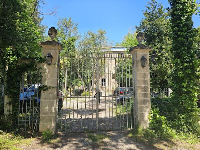 Vente Maison 15 pièces 790 m2 Gignac