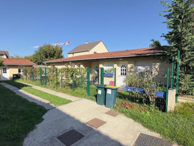 Vente Maison 16 pièces 221 m2 Neuilly Plaisance