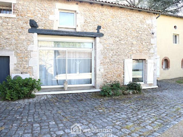 Vente Maison 16 pièces 390 m2 Lussac les Châteaux