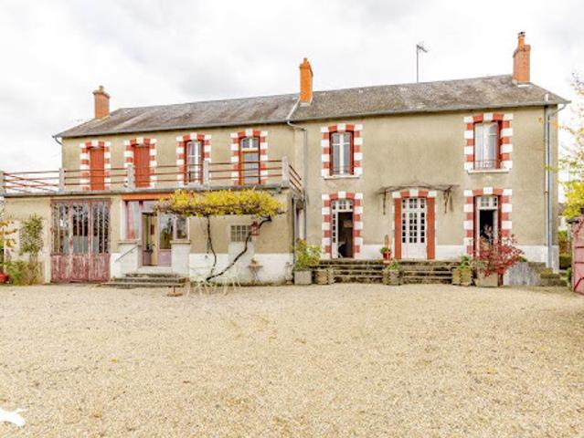 Vente Maison 16 pièces 330 m2 Saint Sulpice les Feuilles