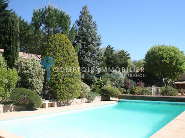 Vente Maison 16 pièces 409 m2 Nimes