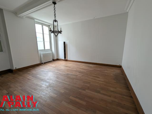 Vente Maison 16 pièces 417.49 m2 Chateaudun