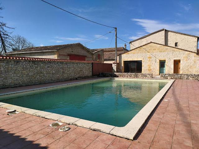 Vente Maison 16 pièces 600 m2 Gensac