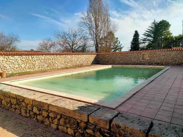 Vente Maison 16 pièces 600 m2 Gensac