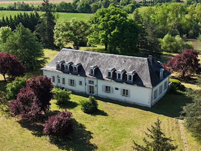 Vente Maison 16 pièces 620 m2 Saché