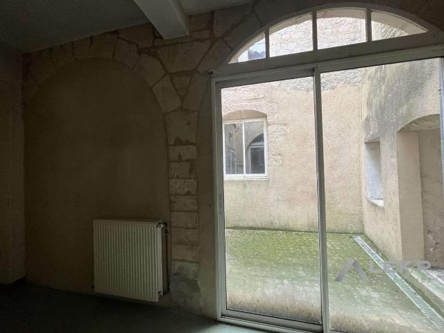 Vente maison 17 pièces Fontenay le Comte 85