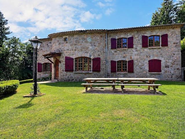 Vente Maison 17 pièces 357 m2 Saint Apollinaire de Rias
