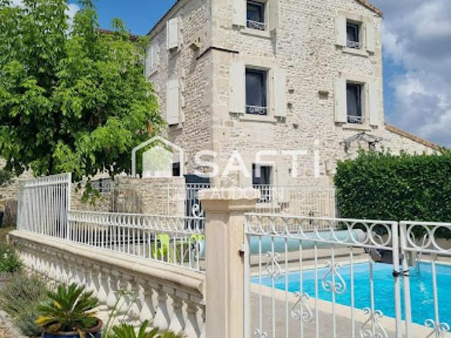 Vente Maison 17 pièces 492 m2 Hiersac