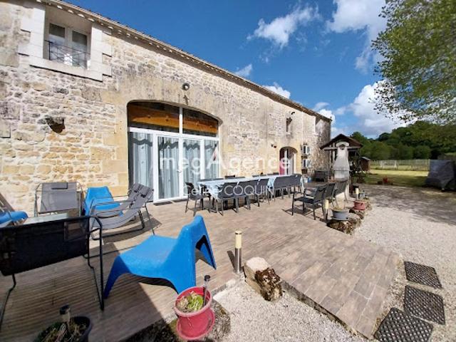 Vente Maison 17 pièces 410 m2 Saint Quantin de Rançanne
