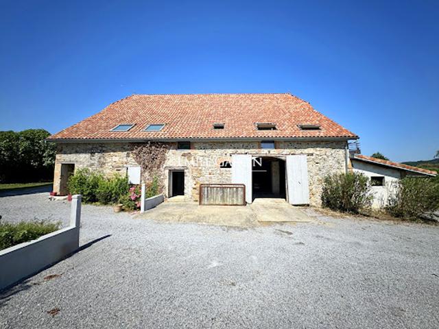 Vente Maison 17 pièces 950 m2 Sauveterre de Béarn