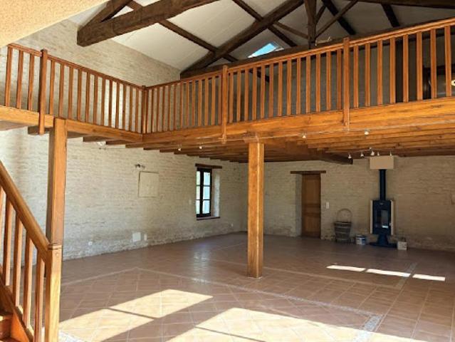 Vente Maison 18 pièces 374 m2 Aigre
