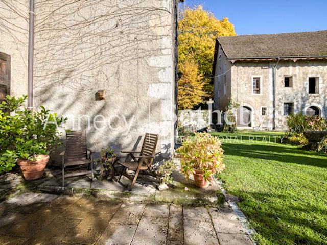 Vente Maison 18 pièces 700 m2 Serrières en Chautagne
