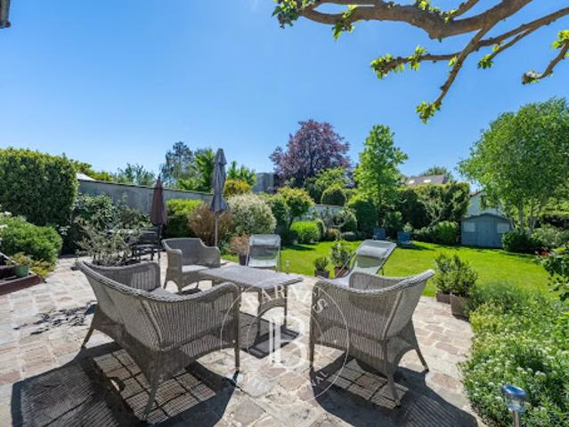 Vente Maison 7 pièces 196.77 m2 Le chesnay