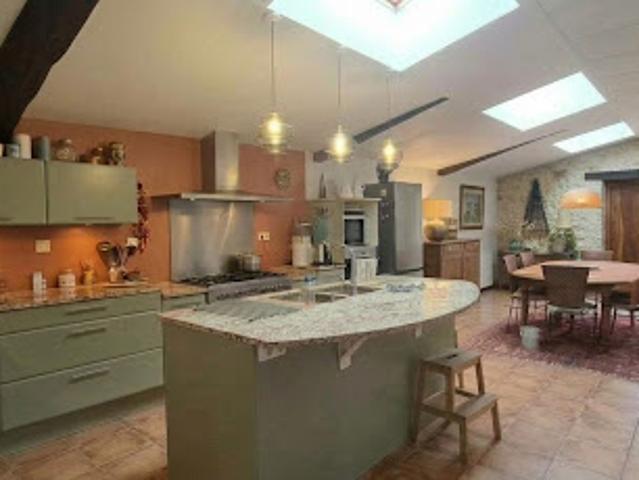 Vente Maison 19 pièces 340 m2 Lembras
