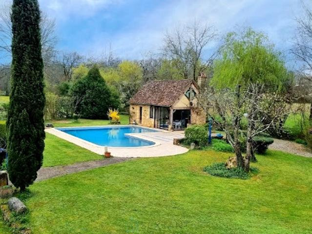 Vente Maison 19 pièces 360 m2 Bayac
