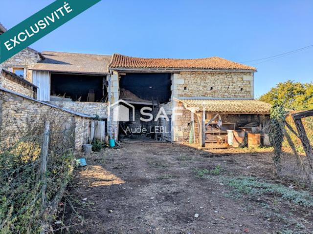 Vente Maison 1 pièce 80 m2 Saint Jean de Sauves