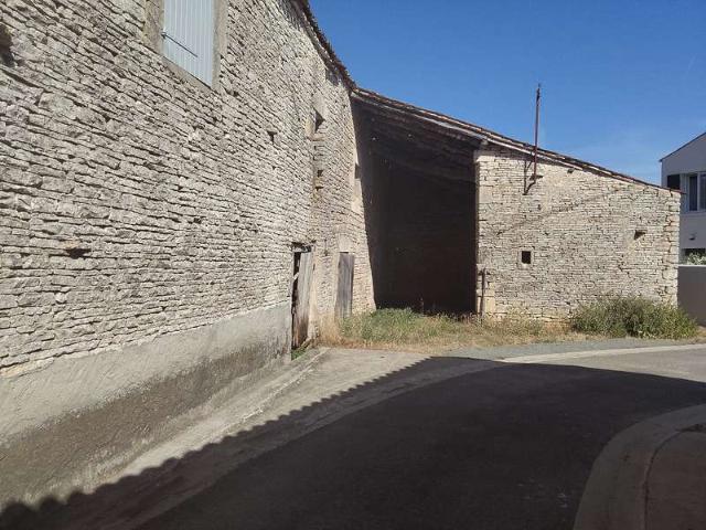 Vente maison 1 pièce Saint Hilaire de Villefranche 17