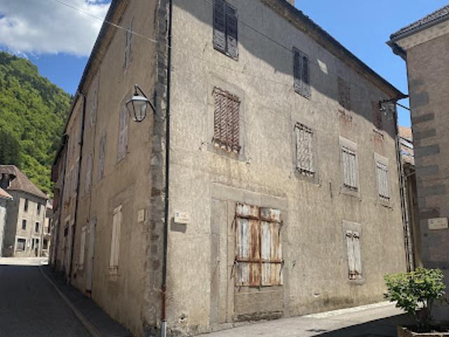 Vente Maison 20 pièces 320 m2 Corps
