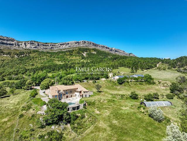 Vente Maison 20 pièces 770 m2 Entrepierres