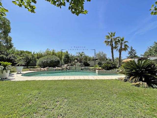 Vente Maison 25 pièces 1200 m2 Nimes