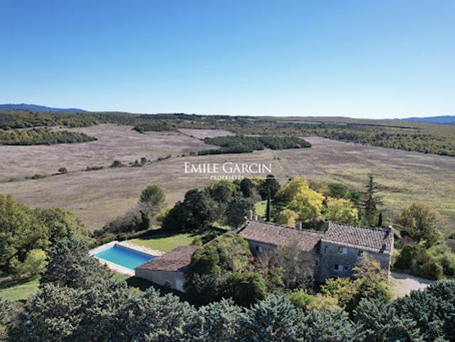 Vente Maison 25 pièces 850 m2 Régusse