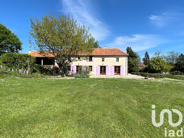 Vente Maison 28 pièces 680 m2 Ronsenac