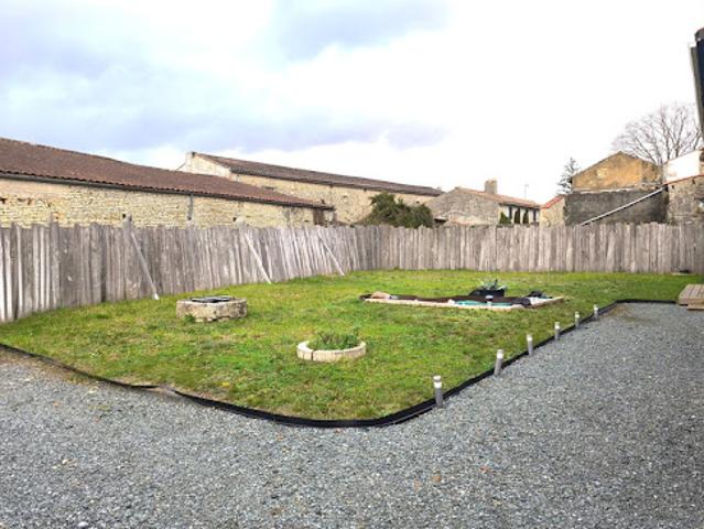 Vente Maison 2 pièces 119 m2 Saint Pierre d'Amilly