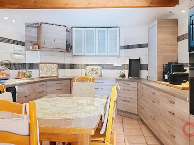 Vente Maison 2 pièces 150.96 m2 Estoher